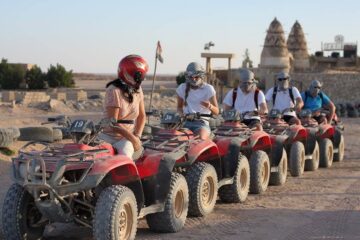 Super safari in quad con spettacolo orientale e cena