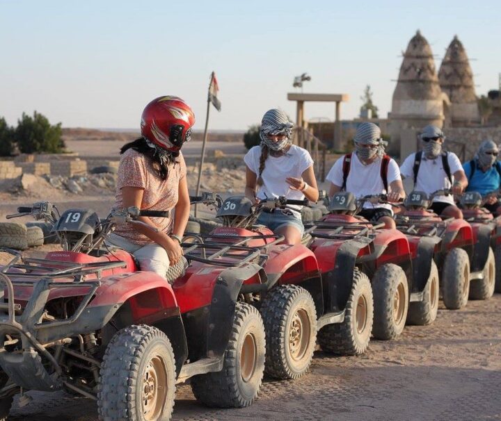 Super safari in quad con spettacolo orientale e cena